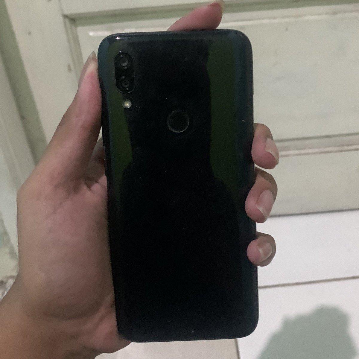 stwberrygoodm's tweet image. #WTS 
Redmi 7 3/32 kondisi seperti di foto ya, hanya ada batangan, all fungsi masih aman, touchscreen juga masih Aman.

#zonauang #hpsecond