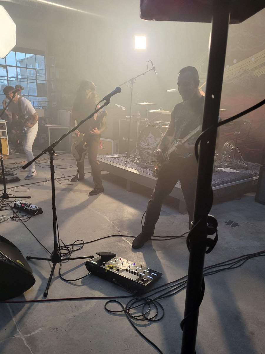 TJ_Farrell's tweet photo. Just had the absolute best time seeing the almighty @cave_in_boston over at the @Bridge9 warehouse. One of my all time favorites in such a tiny, intimate spot. Band sounded awesome, as always. #bigriff #cavein https://t.co/wJha7Tozi1