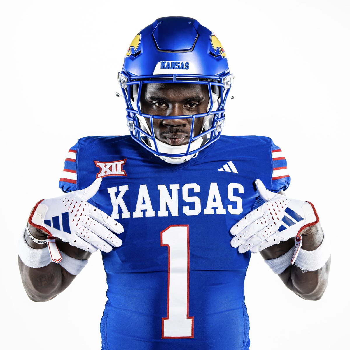 TomFornelli's tweet photo. Simple. Clean. Classic. Good. #BelieveInKansasUniforms https://t.co/9R9NV3jcD9