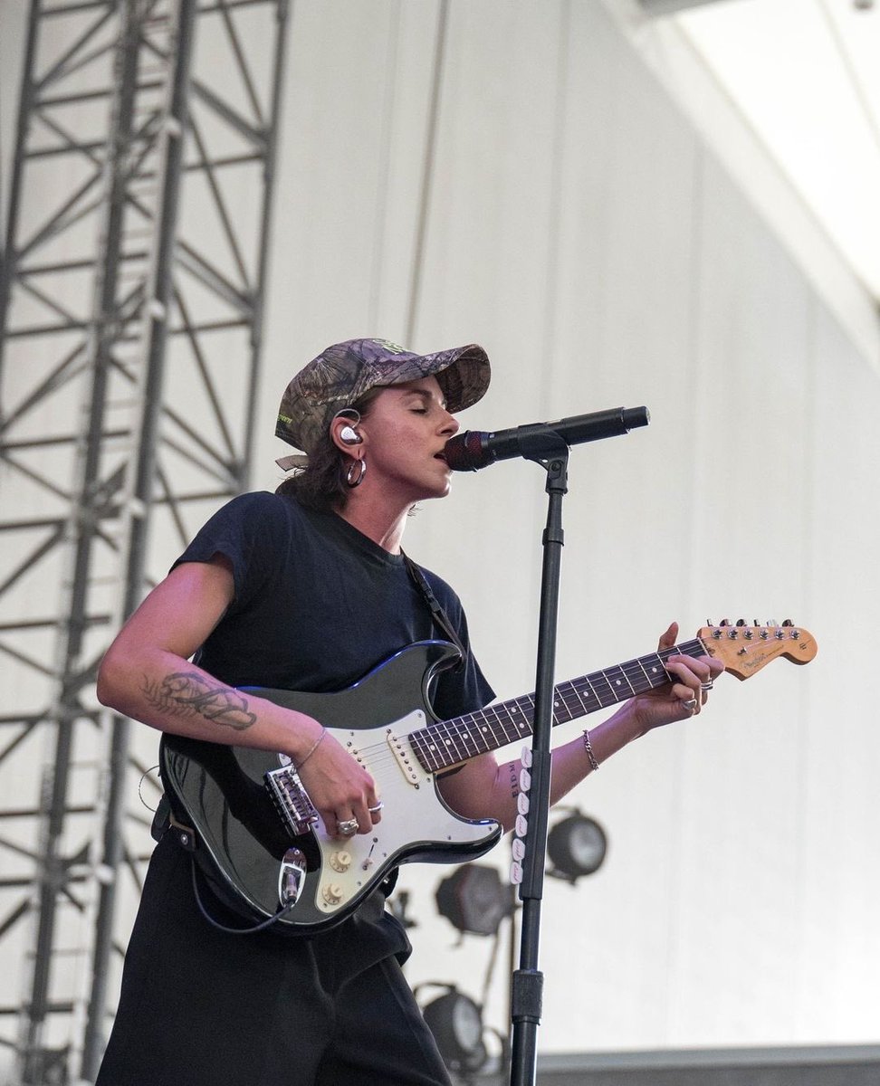 📸 | PVRIS performing in Jacksonville at Sad Summer Festival 

Photo by 904happyhour via Instagram