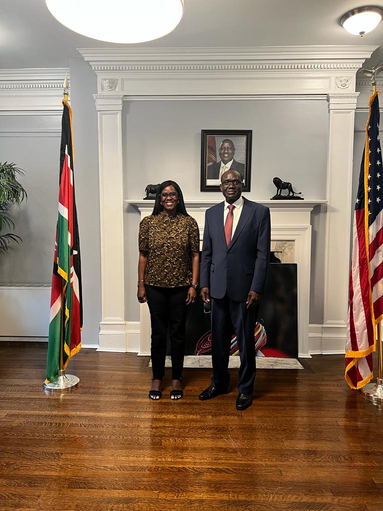 1/3 Amb. Lazarus Amayo received the Vice Chancellor of Great Lakes University of Kisumu (GLUK), Prof. Hazel Miseda Mumbo, who paid him a courtesy call. Prof. Miseda briefed him on collaboration mechanisms that (GLUK) is establishing with the universities and colleges in the US.