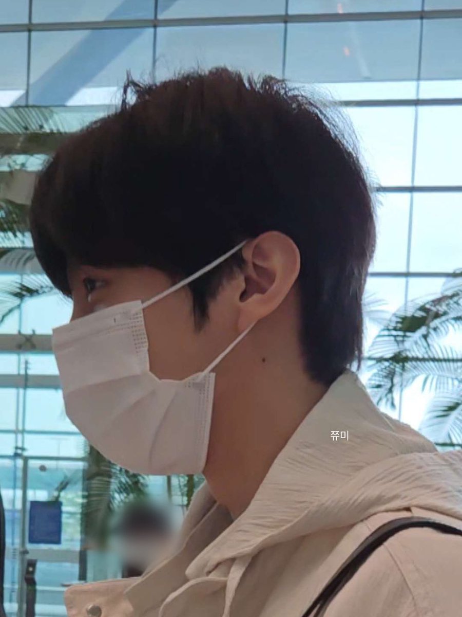 surin_Nia's tweet image. 230708
_
키링고리 숨기는 거 깜빡한 고양이,, 금속탐지기에 걸리면 어떡하려고 🥹 그리고 쪼꼬만 주먹 
#김우석 #KIMWOOSEOK