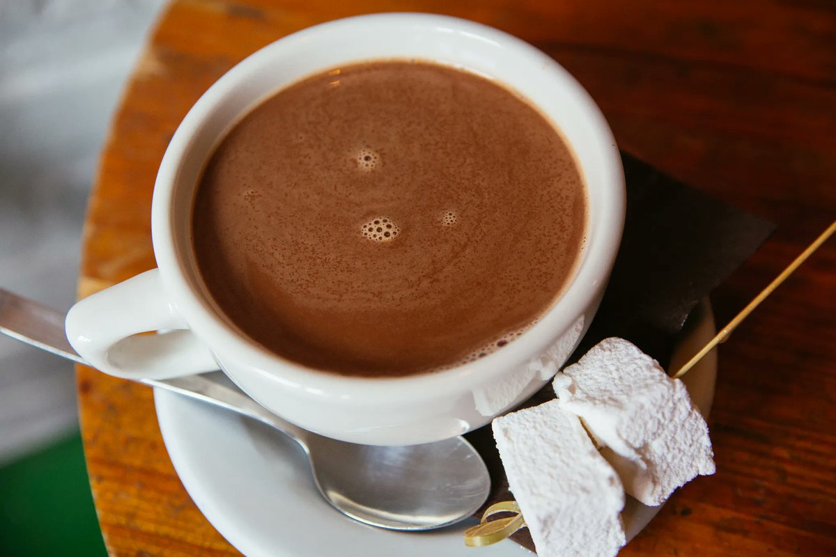 ChooseChicagoMx's tweet photo. ¡Es el día perfecto para un dulce regalo! y celebrar el #DíaMundialDelChocolate en uno de los muchos lugares de Chicago para tomar un chocolate frío o caliente, comer un trozo de pastel de chocolate o disfrutar de un helado. 🤤🍫
#ChicagoGOandKnow
https://t.co/hCjZqNKnpH https://t.co/bda9c1KQb7