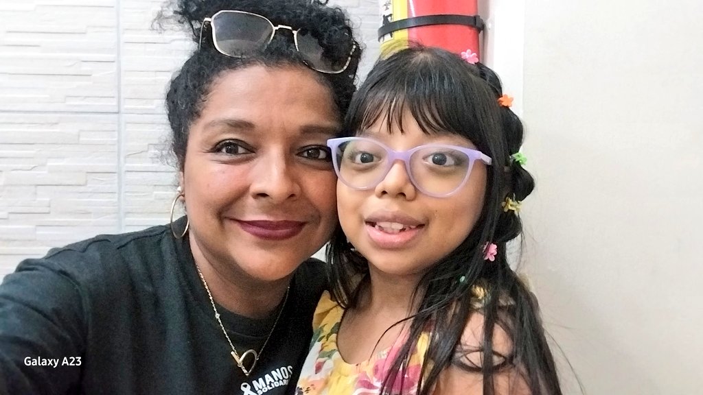 PaolaSmith2812's tweet image. Karlita asistió a consulta dental 🎗🦷💪🏽y colaboró como toda una pequeña valiente Gracias Vivi por el apoyo 🙌🏽 #cuidadodental #odontopediatra #dientessanos #soylavoluntariaintensa 🙋🏽‍♀️🦷🎗🙌🏽