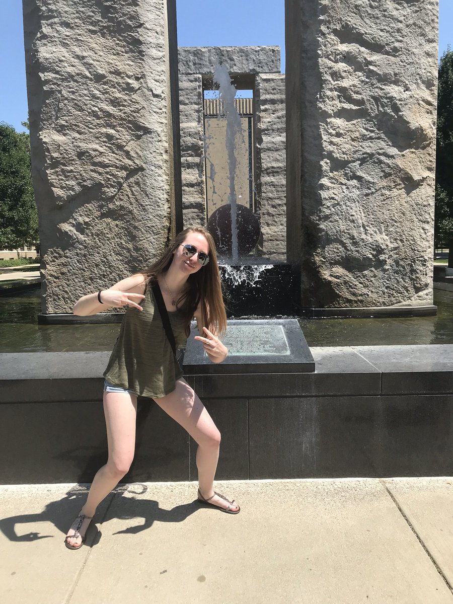 Abbeysolutely_'s tweet photo. Oh also I took another picture throwing peace signs in front of Notre Dame’s war memorial https://t.co/9XQvFI79FG