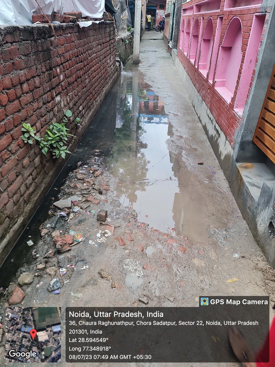 sandeep08460244's tweet photo. @noida_authority @CeoNoida @NoidaNovra @SwachhNoida @cleannoida @PankajSingh_in People living here are not satisfied with the cleaning done yesterday. We resquest you on solution.
लोगो को कल के सफाई कार्यों से कोई भी संतुष्टि नहीं है, क्योंकि सफाई कर्मचारियों ने बस एक दो जगह से कूड़ा उठाया, अभी भी गंदगी बहुत है। हमें इसका स्थायी समाधान चाहिए. https://t.co/FQQ1jvHHd6
