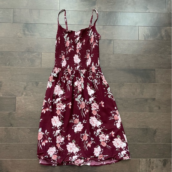 LesterMacG's tweet photo. So good I had to share! Check out all the items I'm loving on @Poshmarkapp #poshmark #fashion #style #shopmycloset #anthropologie #warehouseone #guess: https://t.co/nMm4Nf4NtD https://t.co/OStKEpBz4n