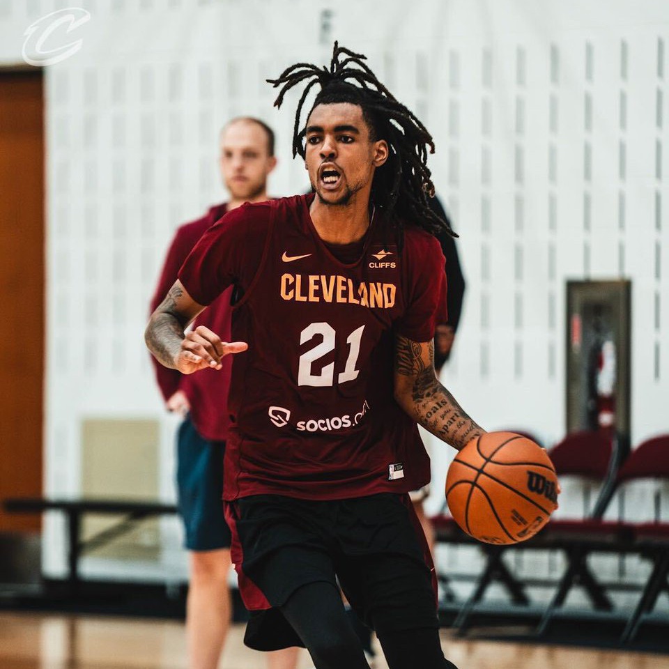Emoni Bates tonight:

16 Points
5-18 FG
4-13 3PT
3 Turnovers

0 ASSISTS...THE LEAGUE’S NEXT PERENNIAL SHOT CHUCKER 🔥🔥🔥