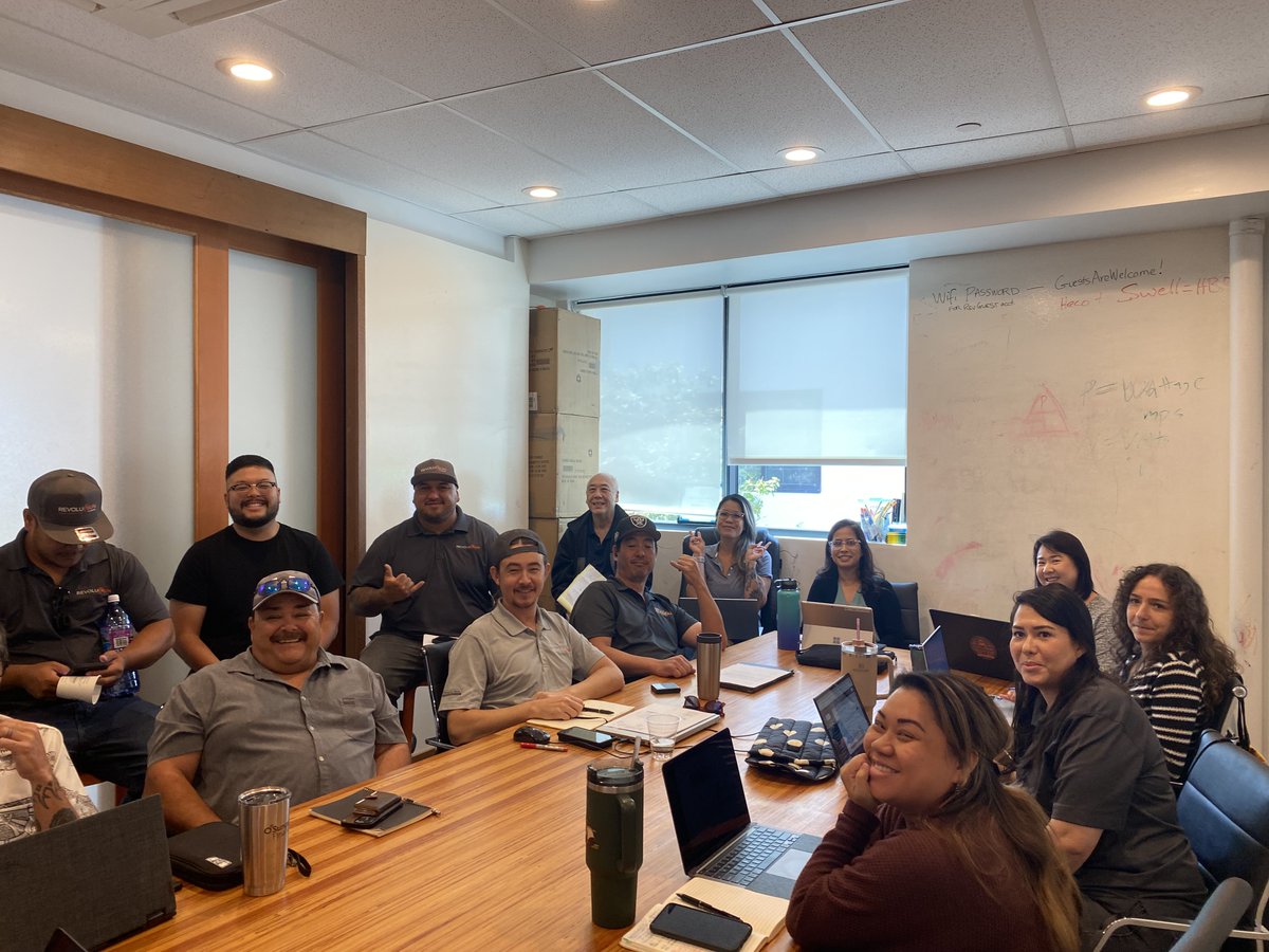 RevoluSun's tweet image. Teamwork makes the dream work!

#revolusun #teamwork #solarcompany #solar #solarstorage #hawaiihomeowners #hawaii #oahu