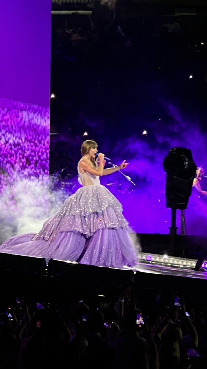 TSTheErasTour's tweet photo. I was enchanted to meet you. 💜 #KCTSTheErasTour #TSTheErasTour https://t.co/GvjQ4I6AYS