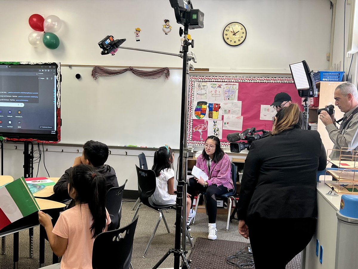 brown914's tweet photo. 🎓Summer Institute ⭐️Instituto Binacional del Programa Migrante 
In partnership with the Mexico-United States Binational Migrant Education Program (PROBEM) our County Agency partners! @VenturaCOE is honored to be 1 of 3 regions in California to offer this opportunity!
📚🎭✏️💻🌎 https://t.co/WtEzrEZub8