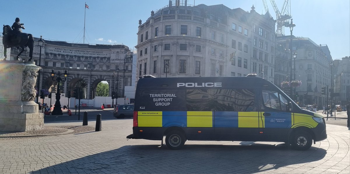 MetTaskforce's tweet image. #U52 coming to the end of a long Friday late turn CR @MPSWestminster with 8 arrests. Ranging from sexual assault, theft, drunk and disorderly, public order and drugs. #TSG @MPSSoho ^5476U