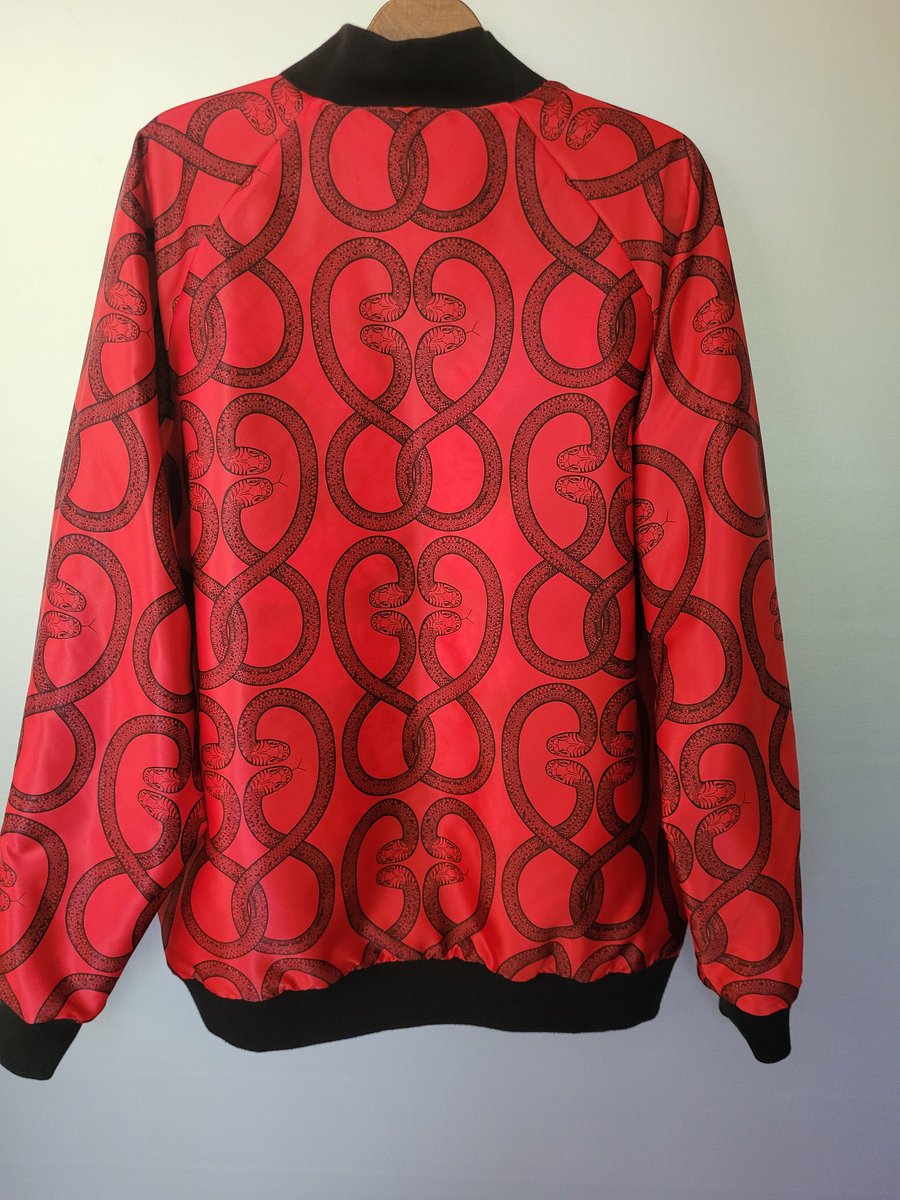 Adidas tracktops 🧥///🥼 tweet media