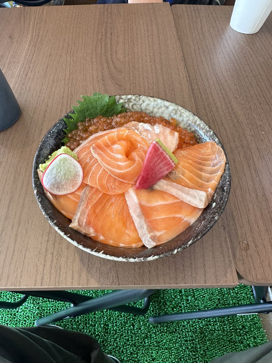 studio_shinji's tweet photo. 淡路島ツーリング🏍️
海鮮丼がガチで美味すぎた😋 https://t.co/TVslqLDvPP