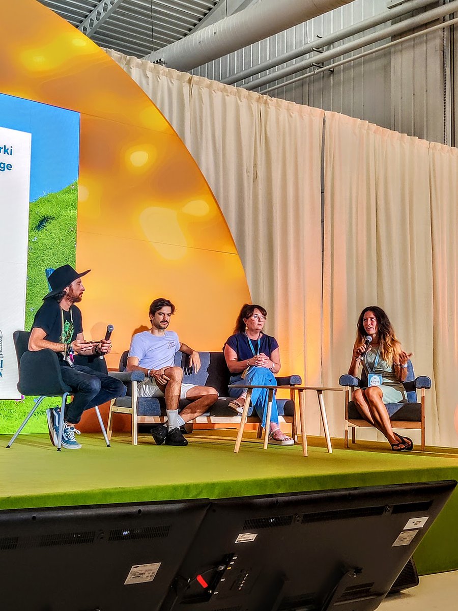 Thanks to <a href="/eth_barcelona/">ETHBarcelona</a> for hosting an awesome panel discussion on how web3 is changing the way we work. Was great to join <a href="/akeleher/">Amanda Keleher</a> w <a href="/Consensys/">Consensys.eth</a>, <a href="/filmacedo/">Filipe Macedo</a> w <a href="/TalentProtocol/">Talent Protocol</a>, with @JamesRaeBeIn w @BeInCrypto moderating. THX for repping us, <a href="/kirstenrpomales/">kirsten builds ai x crypto (🍀,🦝)</a>!