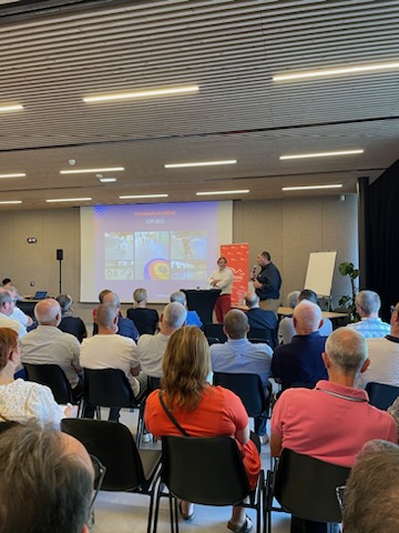 Présentation des actions #TerreDeJeux2024 faîtes à <a href="/MERAL_France/">Commune de MÉRAL 🇫🇷</a> lors du Comité Mayenne 2024 et aux 161 collectivités labellisées.
Ce qui met le Département de <a href="/lamayenne/">La Mayenne, le Département</a> à la 1ère place au niveau national 
#VivonsSport