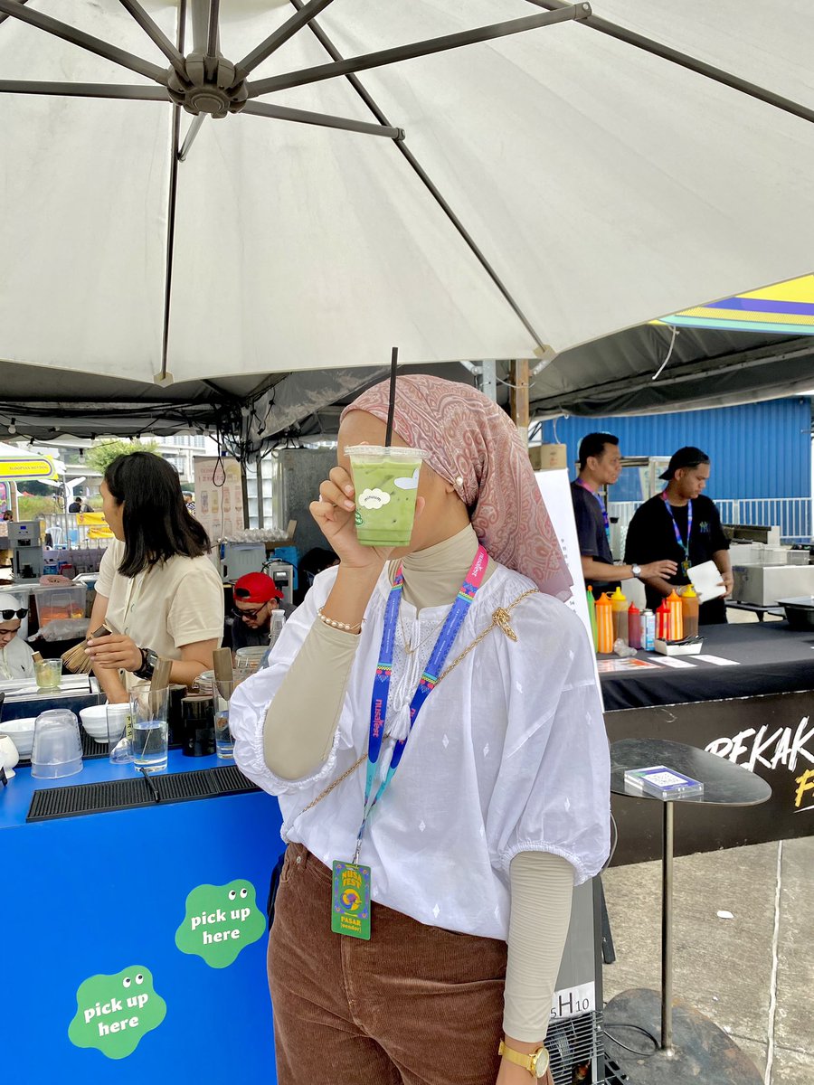 shamigha_'s tweet photo. It's officially iced matcha latte weather🥵 @minuumkl https://t.co/Z4gqPeI8vw
