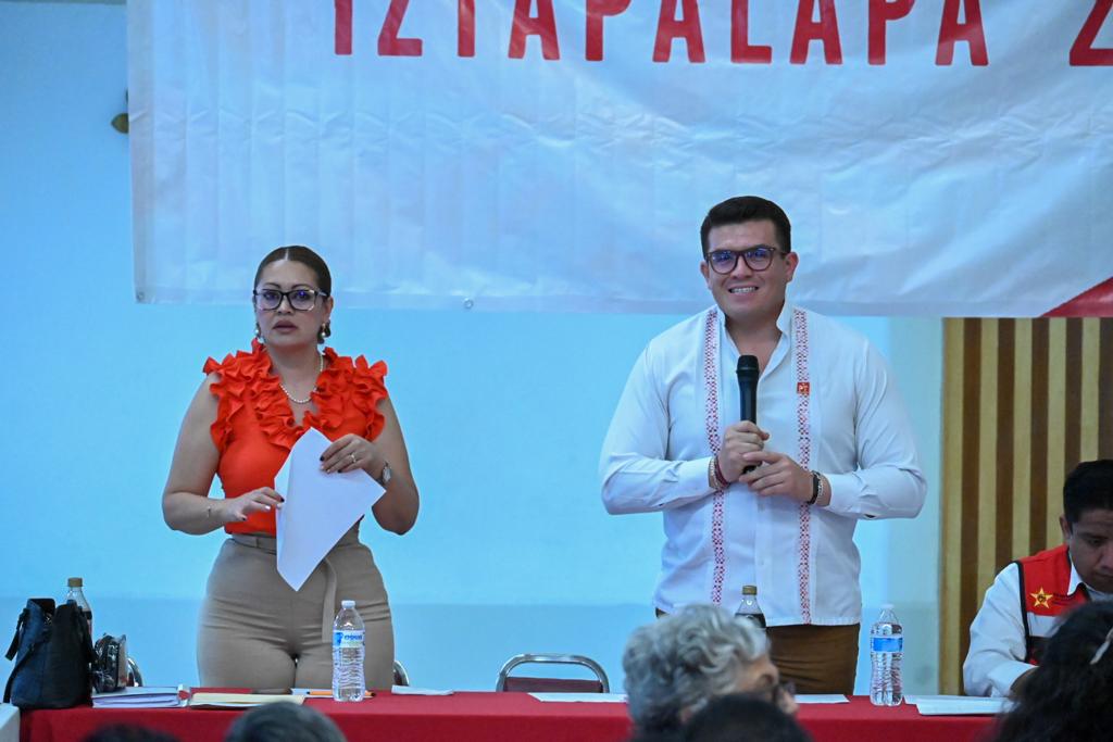 partidodeltra11's tweet photo. Esta tarde la diputada @Karina_Rojo_P  participó en el Congreso Extraordinario de la Demarcación Territorial Iztapalapa 2023.
El evento reunió a la Comisionada Política del #PTCDMX, @Magda_NunezM   y a los compañeros concejales @OrlandoReyes_G,  @Oscarcopa   y @ConcejalHdz https://t.co/P1D0Uuvkna
