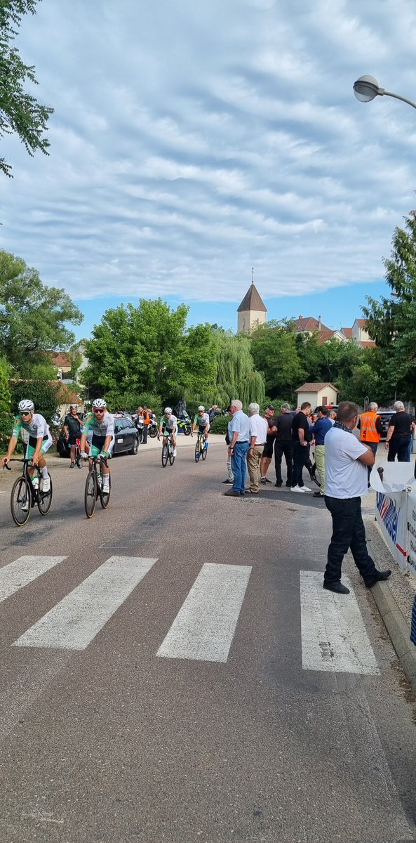 BienPublicSport's tweet photo. @scodijon C'est le premier départ du #TCO23 à Norges-la-Ville, qui avait accueilli en 2012 une arrivée d'étape, avec une victoire de Sébastien Gredy @scodijon https://t.co/yuOdc2Kbn3
