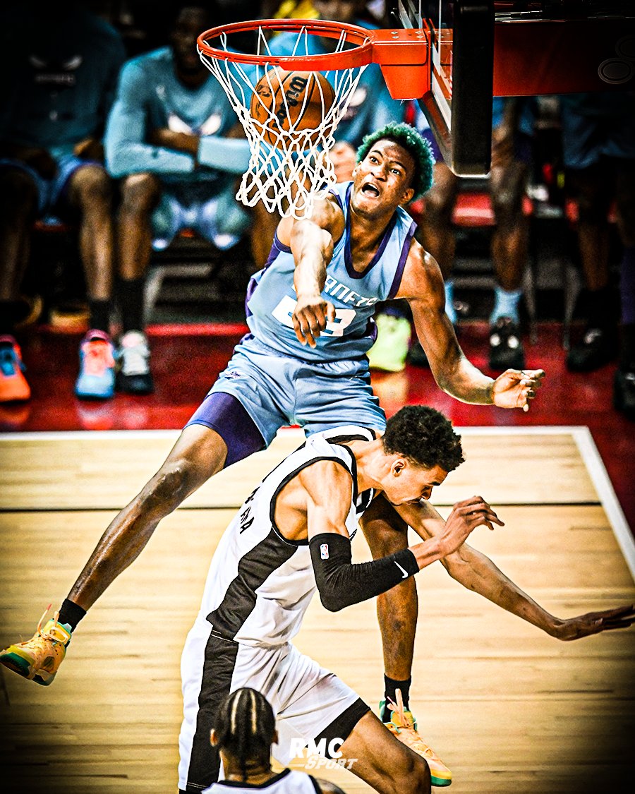 RMCsport's tweet photo. 📸 Se faire posteriser pour sa grande première avec les Spurs de San Antonio, Victor Wembanyama a vécu un baptême du feu contrasté aux States ► https://t.co/yxV88HtGeO https://t.co/1ioWwSopYQ
