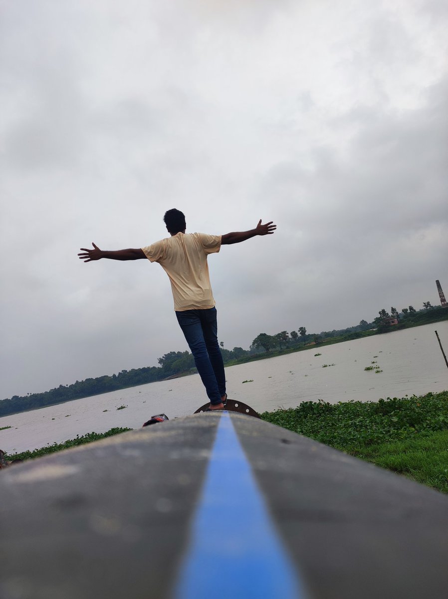 sukanta1960's tweet photo. Riverside view❤️
#refreshment #NeverGiveUp https://t.co/FCXoi0BT5o