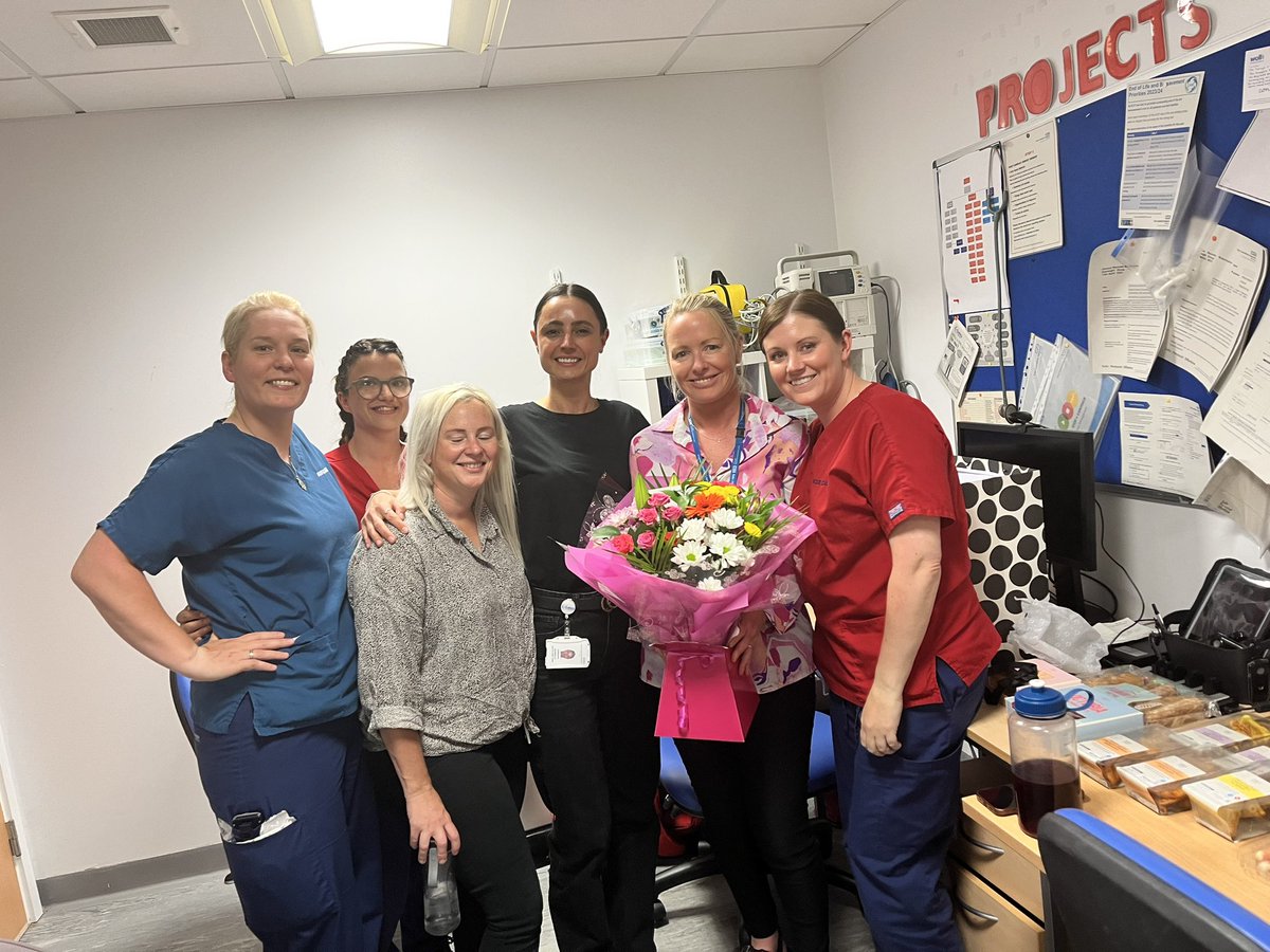 This week we say goodbye to our consultant nurse @janedean1975 Jane has led the team for the last 9 years and has driven change, pushed against barriers and left a legacy beyond anyone’s belief. Good luck in your new role @ELHT_NHS @ELHTCritCare