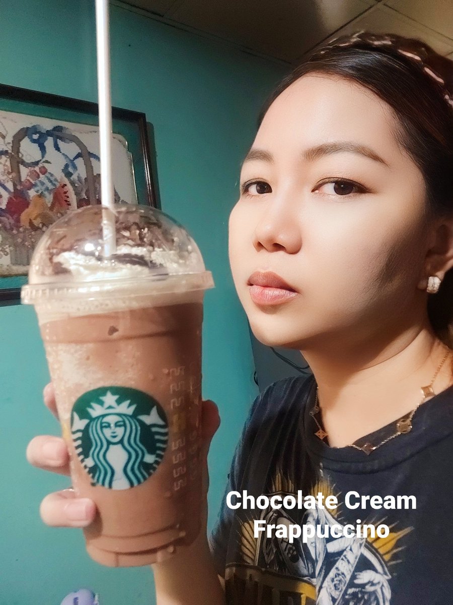 MhayCSalazar's tweet photo. Merienda time
Kunwari di masaya s Starbucks 😅
#ChocolateCreamFrappuccino🧋 https://t.co/qmSaJ60Uua