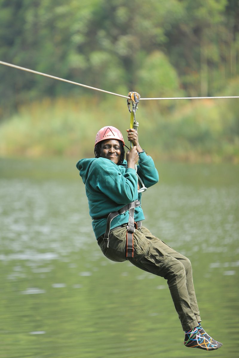 Weekends are for travelling, where and with who are you spending the weekend 😅😅 #lakebunyonyi #weekendmood #visituganda
