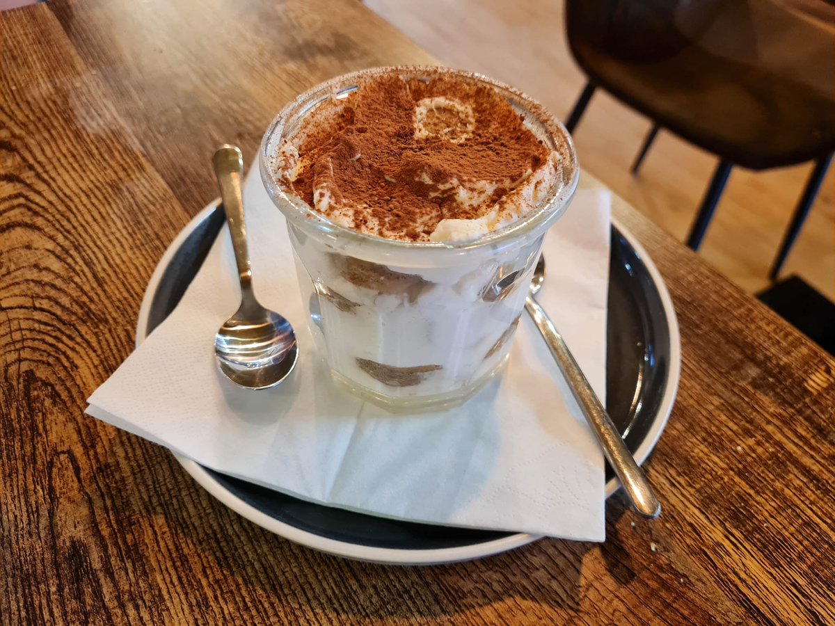 New on the blog - Roman style pizza in all its delicious forms at the newly opened Roma'Eat in Roath #Cardiff
gourmetgorro.blogspot.com/2023/07/romaea…