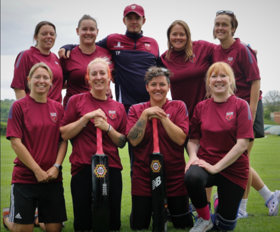 A fantastic well done to our ladies softball team finishing 3rd in their league in their 1st season!

Thanks to @shepshedbull for sponsoring the team 👏.

We can’t wait for next year!

#softballcricket #womenscricket #wegotgame #hergametoo #uptheshed #shepshed @EastMidsWCL