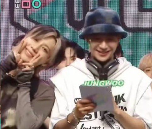 sugarcandymark's tweet photo. 정우 X 태민                               정우 X 태민                      
Last week                               This week https://t.co/0kfw9RY6Hb
