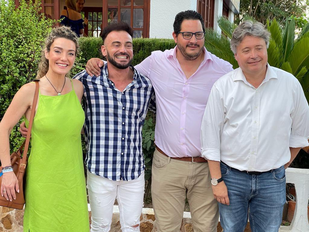 LuisStamaria's tweet photo. Subo más fotos del acto de ayer tarde con representantes del sector ganadero y con el campeón del mundo de Fitness #EsElMomento de @NunezFeijoo de @ppopular del @ppcv y de @CarlosMazon40 https://t.co/jn07F1YW7T