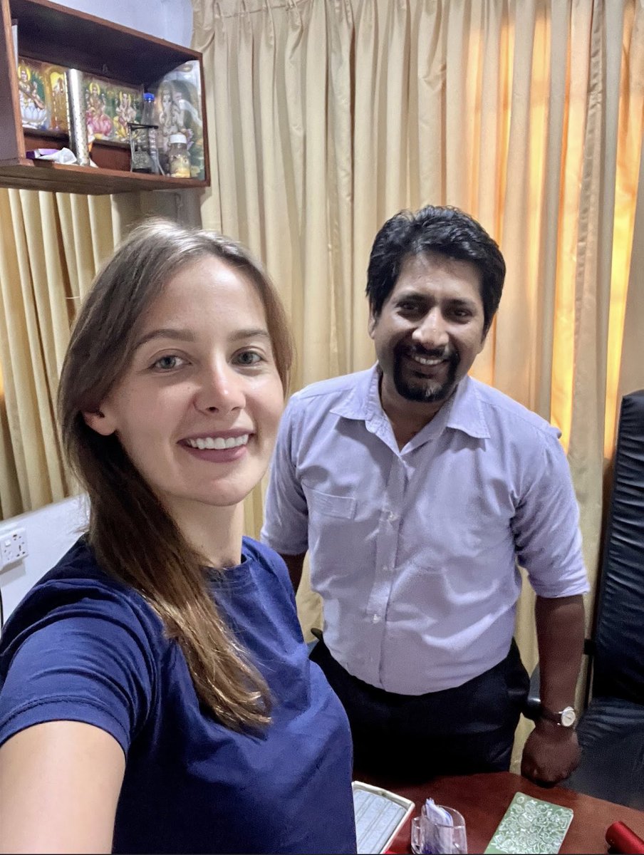 ChirokomphaCol4's tweet image. Fantastic review by Katia and a beautiful selfie with our Dr. Theepanathan.
“Thank you so much for fixed me! I’m so happy now! I don’t have any pain the knee and my back. You are amazing doctor 🙏🏻 I wish you good luck in everything ☀️”