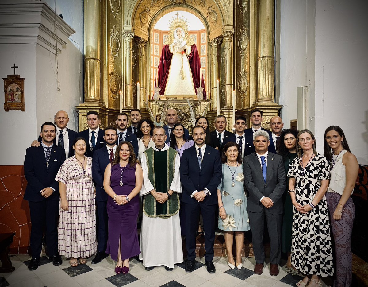 CautivoParadas's tweet photo. JUNTA DE GOBIERNO I TOMA DE POSESIÓN.

Cumplidos los trámites de rigor conforme a las Normas Diocesanas y a las propias Reglas de la Hermandad, en el día de hoy ha tomado posesión la Junta de Gobierno de nuestra Hermandad.

#CautivoYMayorDolor https://t.co/mL2rF51Yiv