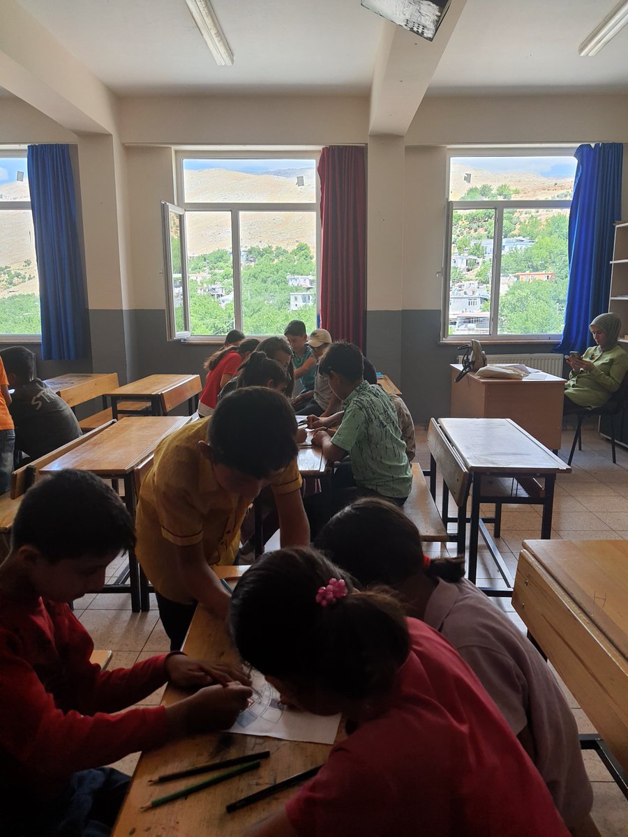 Köylerde çocuktan başlayarak tüm topluma yayılacak yenilikçi bir eği̇ti̇m anlayışını hayata geçirmek için faaliyet yürüten KODA derneği ile köy okullarımızda 3,5 ay sürecek bir projeye imza attık. Köylerimizde faaliyetlerine başlayan <a href="/kodegisim/">KODA - Köy Okulları Değişim Ağı Derneği</a>  ekibine teşekkür ederiz.