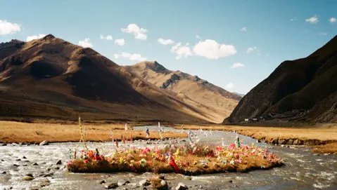 CultureCalling's tweet photo. @Zabludowicz_col is delighted to announce Dust to Dust, their summer programme of installations and live music events (13 July–13 August) ⛰️🌞
https://t.co/hvA2xfhBKJ
#dusttodust #summerprogramme #zabludowiczcollection https://t.co/wshCVMTy1p