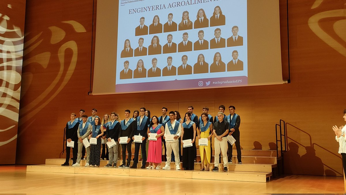 MonicaToldra's tweet photo. Enhorabona als graduats i graduades!!
6a promoció del Grau #InnovacióiSeguretatAlimentària #GINSA (2019-2023) 👩🎓🧑🎓 i
#EnginyeriaAgroalimentària @UdGPolitecnica @univgirona #actegraduacioEPS #graduacióUdG #ViuEPS #STEM https://t.co/JxMeaKBS75