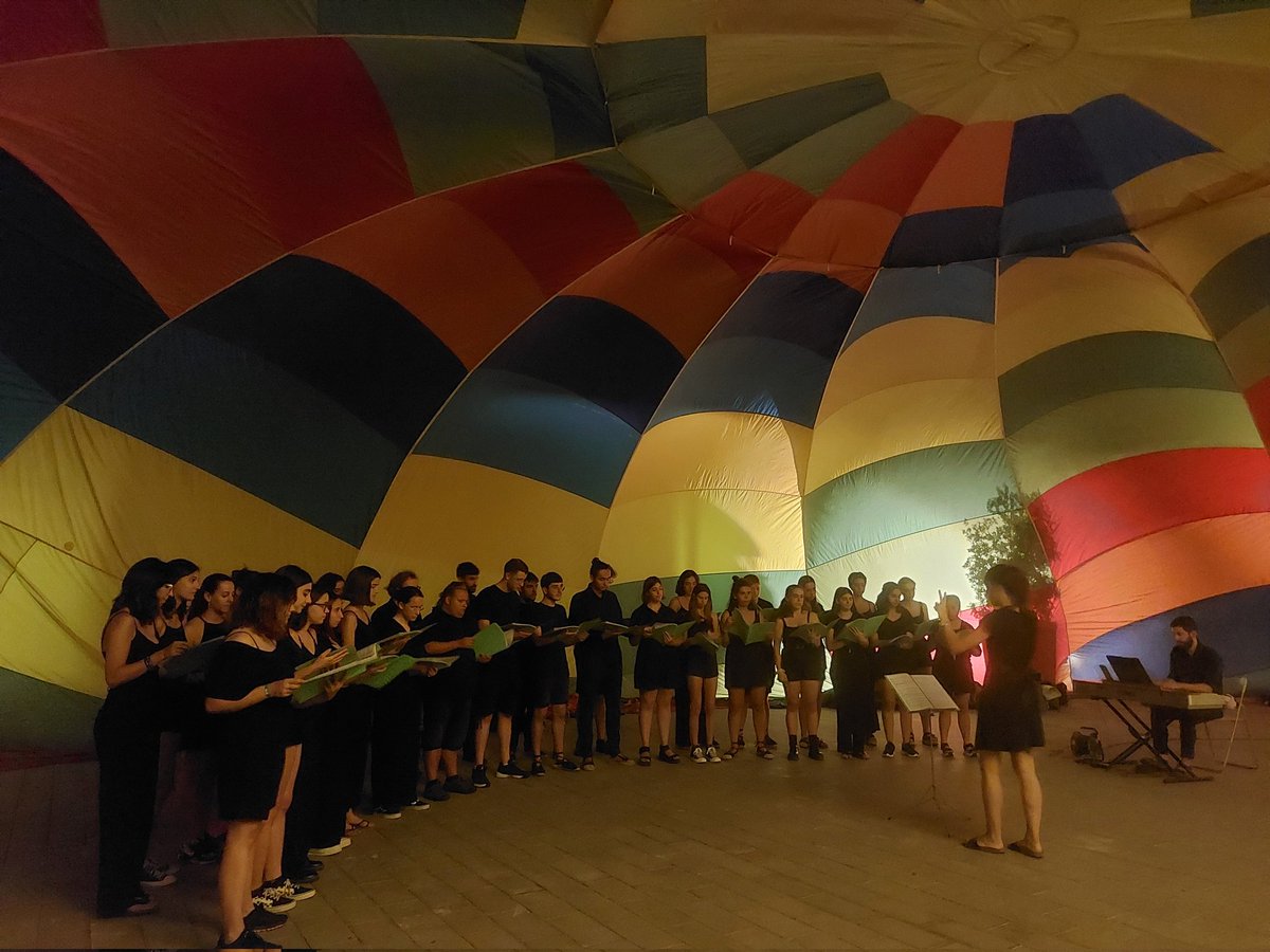 carmerieramin's tweet photo. Iglú de vent a #CalFont
Concert de la coral Xalest i de la coral Sinera.
Músiques de pel.lícula i músiques d'ahir cantades per avui
👏👏👏
@CoralXalest @CoralSinera
@Ebf_Igualada @culturaigualada https://t.co/iHWf947bfm