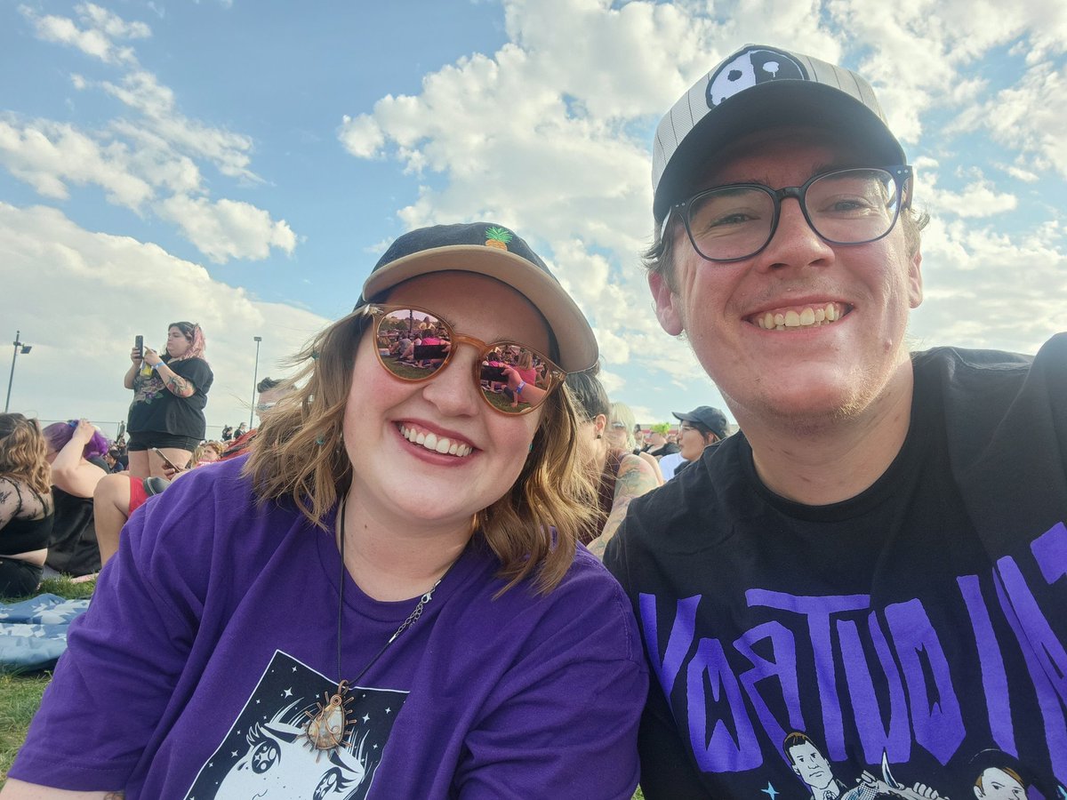 Bylan_Durton's tweet photo. Fall Out Boy in Salt Lake. I've never scrum so loud❤️🖤 https://t.co/7RWkv29RlP