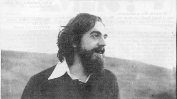 TodoPorHacer1's tweet photo. Tal día como hoy era asesinado en los Sanfermines de 1978 en Iruña Germán Rodríguez por la Policía Armada española. La intervención dejó además más de 150 heridos tras desplegar una pancarta en favor de la Amnistía Total a presos.

https://t.co/JBCyVZ6gBY https://t.co/Bf1u34sbpp