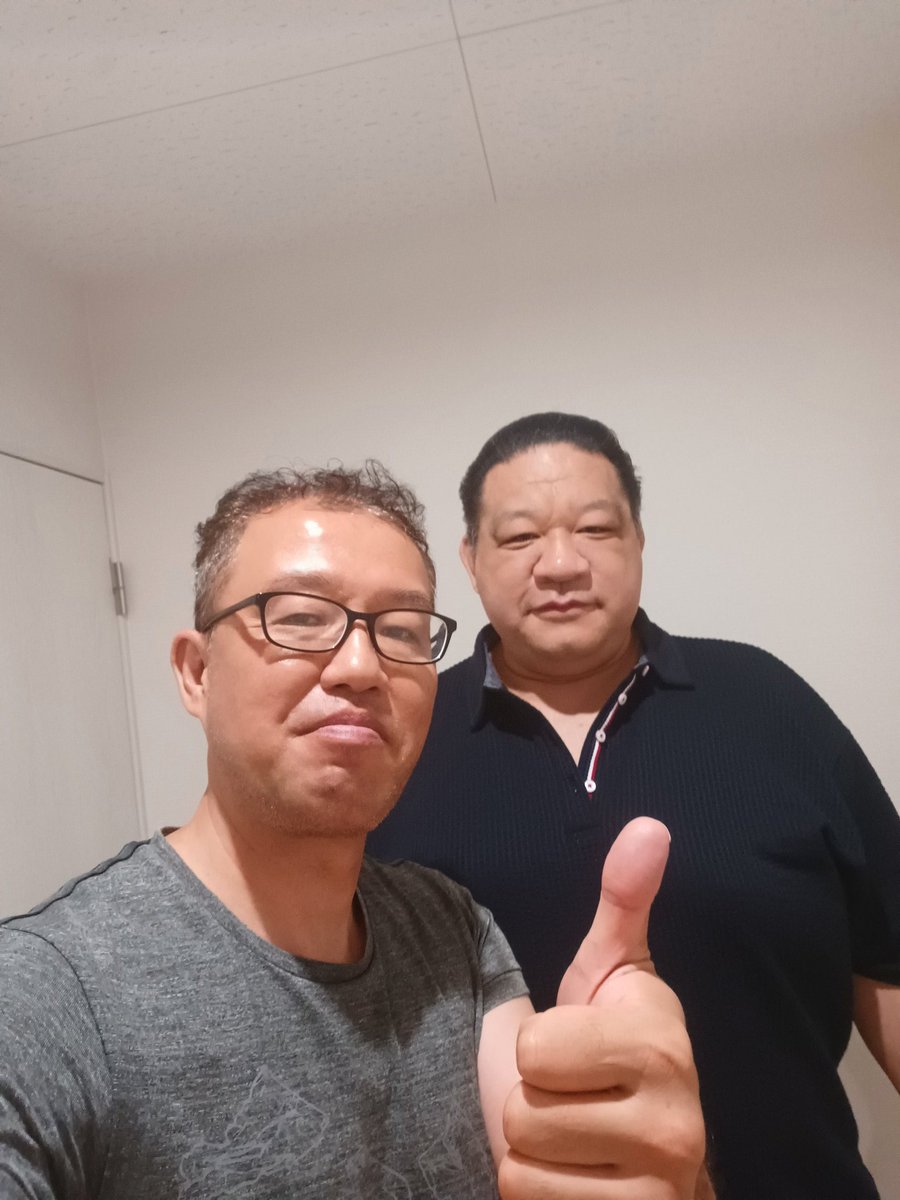 ito_dmjadm's tweet photo. 浅香山親方と😁
優しすぎる親方✨ 大好き👍️
#相撲 #浅香山 #魁皇 #大関 #クローバー鍼灸接骨院 #伊藤秀雄 #sumo  #名古屋市東区筒井 https://t.co/gHjJzbrMTH