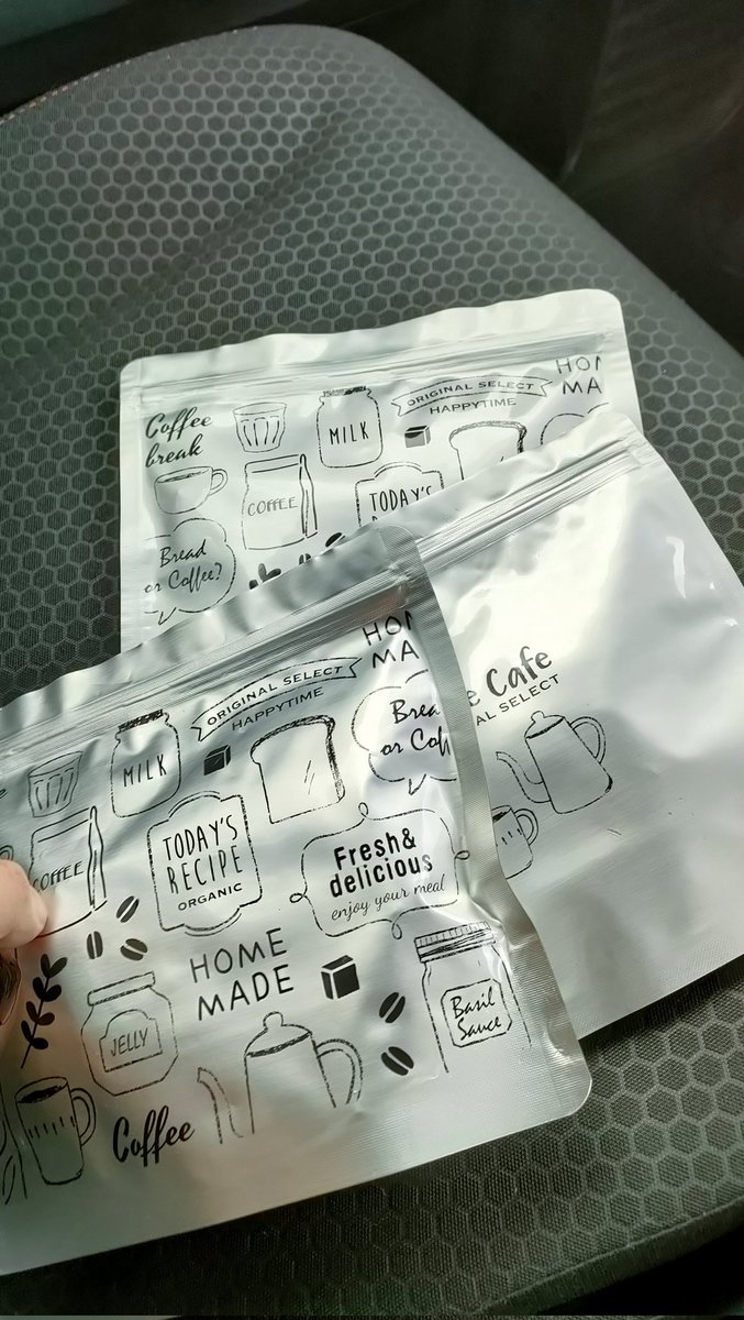 この前から夏場の車中の爆臭犯人
封印すべく何故かドラッグストアへ🚙　効果はテキメン。。#何故に女子力高い
#ケイテック　#イージーシェイカー　#よっちゃんイカ臭