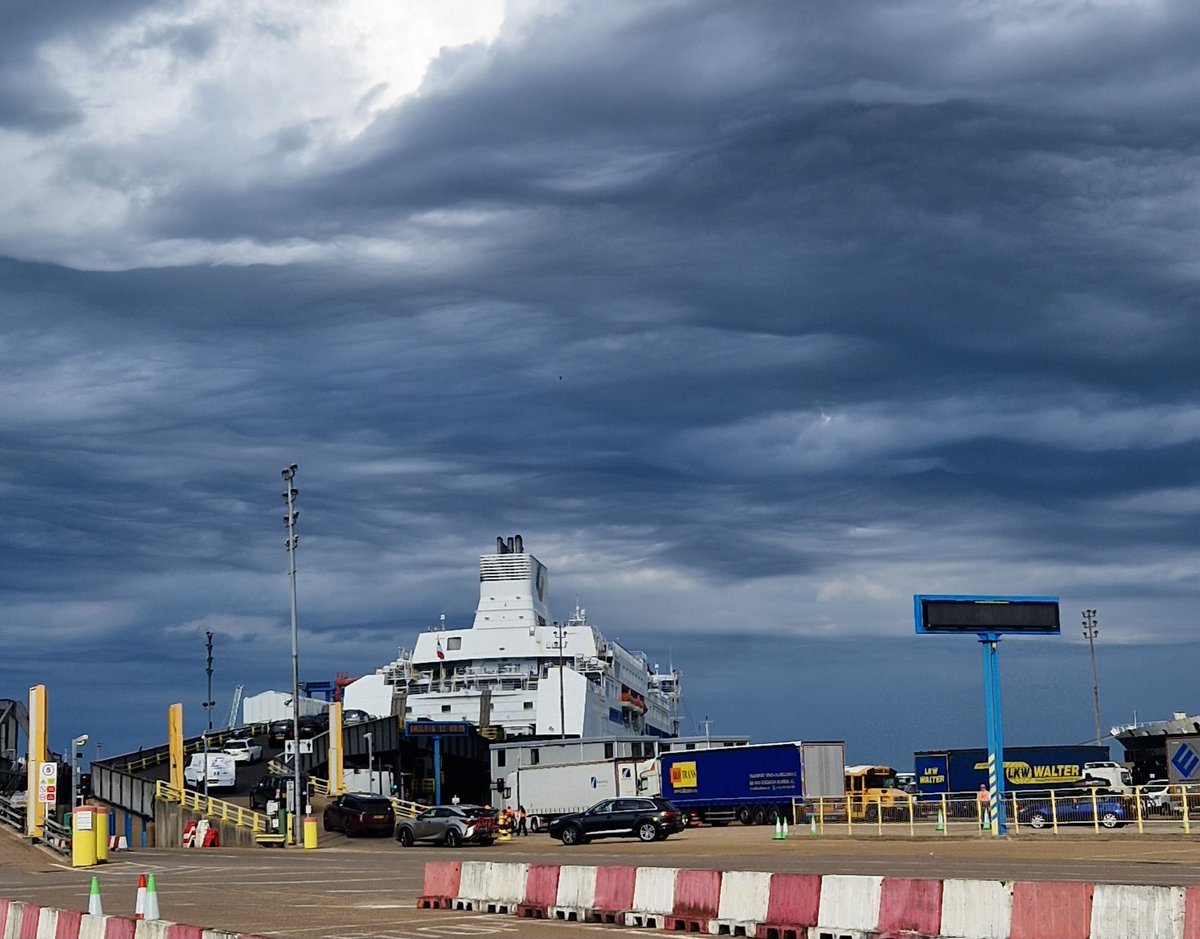 simon talling tweet media