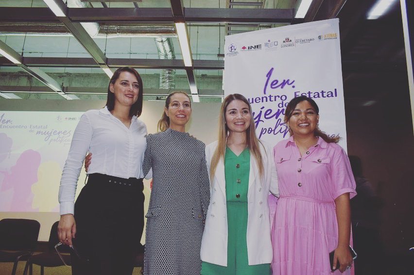 VaneeGarfias's tweet image. Primer día de nuestro maravilloso Encuentro Estatal de Mujeres Políticas Queretanas. Bienvenidas mujeres de todos los municipios, nos estamos agrupando, reconociendo y articulando 💜🤛🏻
.
.
.
#juntasesmejor #mujerespolíticas #constructorasdepaz