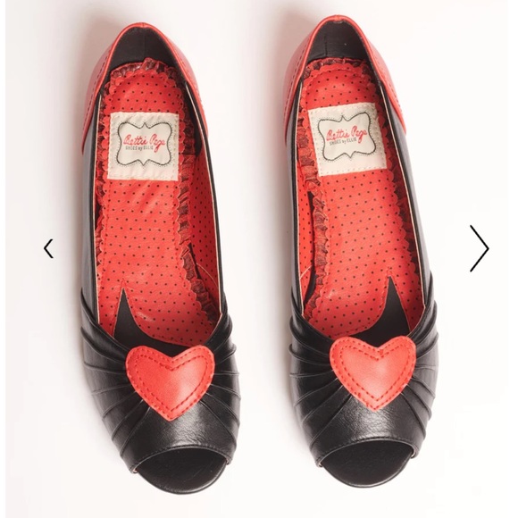 AntVanz's tweet photo. So good I had to share! Check out all the items I'm loving on @Poshmarkapp #poshmark #fashion #style #shopmycloset #bettiepage: https://t.co/BlF8zC430t https://t.co/gPOtihFbOY