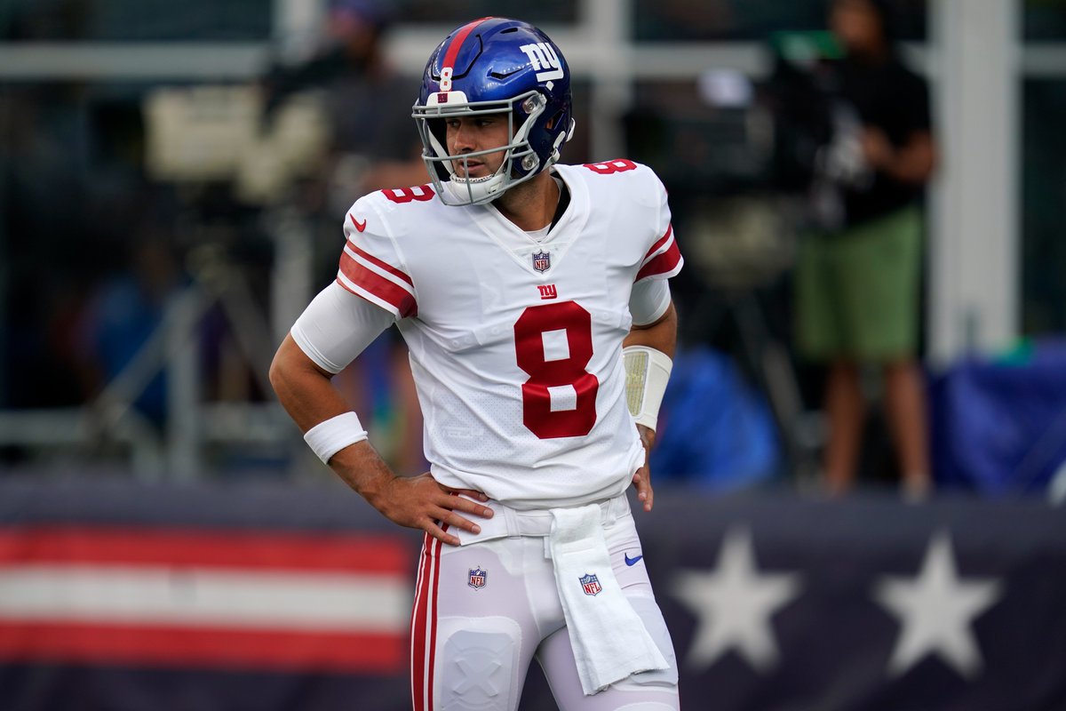FDSportsbook's tweet photo. 🚨 BIG BET ALERT 🚨

One bettor has placed $1,112 on the Giants to win the Super Bowl this season...

Potential Payout: $51,152 💰

Danny Dimes bringing a Lombardi to NYC? https://t.co/Gpad6TaJq9
