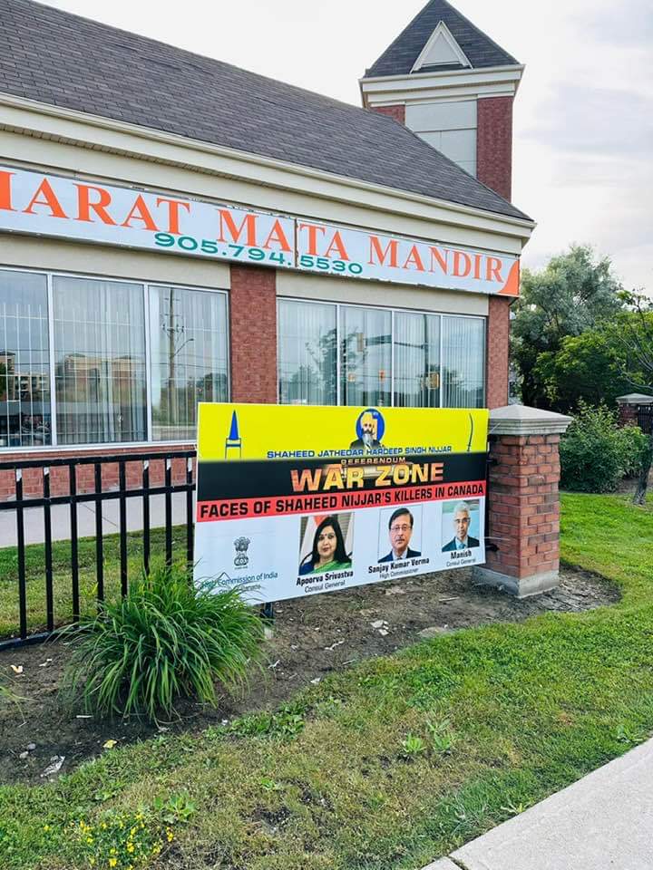 chopsnitin's tweet photo. Our all MPs, MPPs & and Mayors should release a statement on these posters !
What's happening in Canada ?
Why did no official statement came from elected reps so far? The public is watching !
@PeelPolice @CityBrampton @citymississauga https://t.co/MJCmL0e0xd