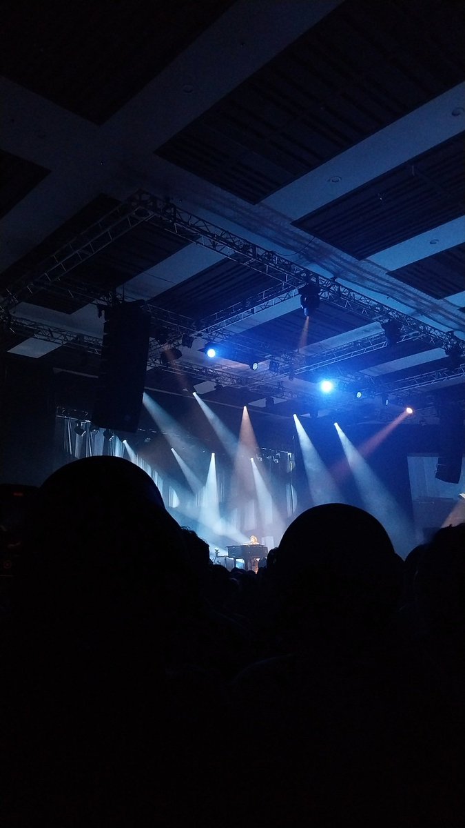 KazeFujii's tweet photo. Wrote a dream back then in 2020 that imma watch Fujii Kaze's concert one day and yesterday I did 🥹🥹🥹💕💕💕 i love you sm Kaze ♡

#FujiiKazeinJakarta #FujiiKazeAsiaTour2023 https://t.co/CwMUk7jzOX