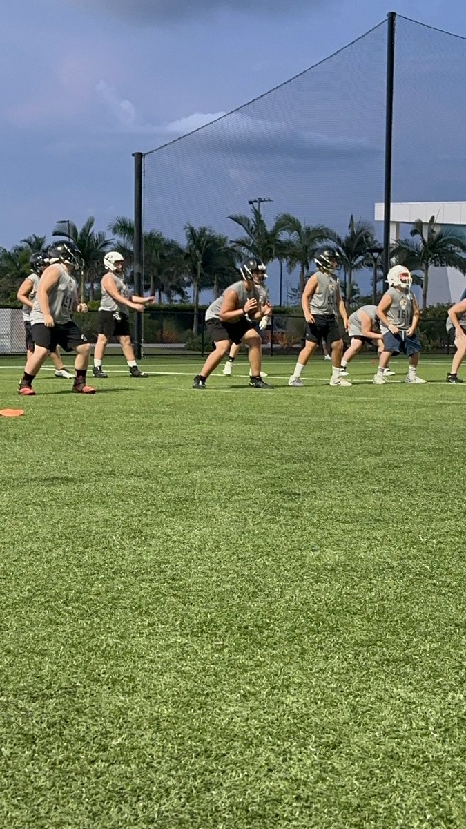 JaxonWellsfb's tweet photo. Good start today at #FBUTopGun 
Weather cut us short but looking forward to tomorrow. #Classof2029
@FBU_NC @FBUcamp @KYFUTURESTARS 
@OfficialKYMSFA @AlPopsFootball @CoachWooldridge https://t.co/YiG36GmmEa