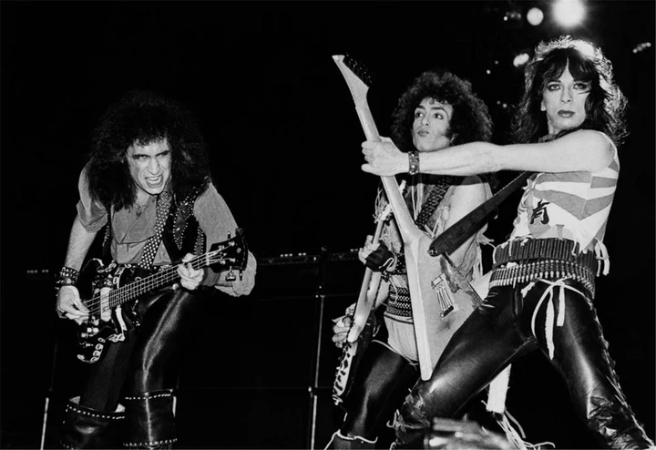 crockpics's tweet photo. Kiss Performing With No Makeup, 1984. Photo by Lynn Goldsmith https://t.co/SZbu5FIVu1